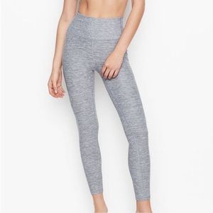 VICTORIA'S SECRET Flow On Point High Rise Pocket Legging